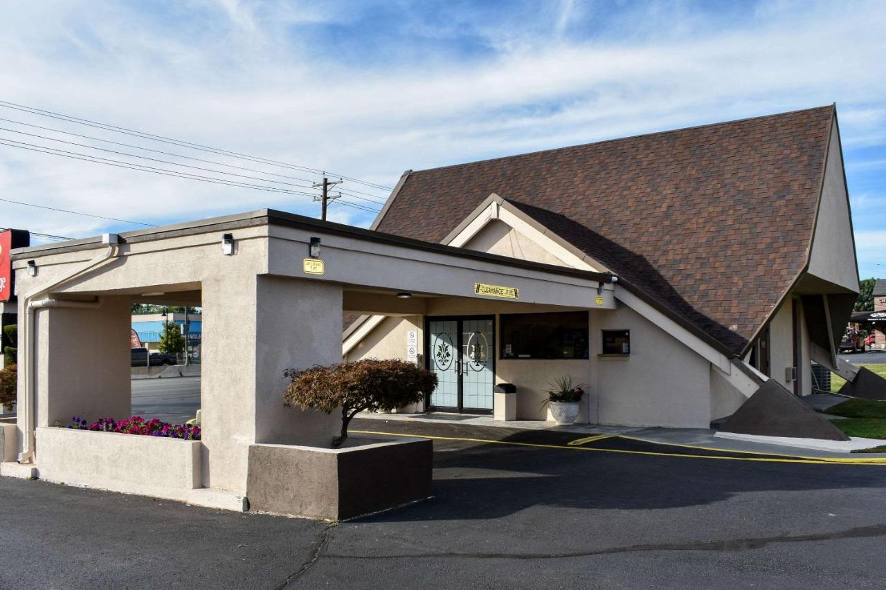 Mho Hotel Bordentown Exterior photo